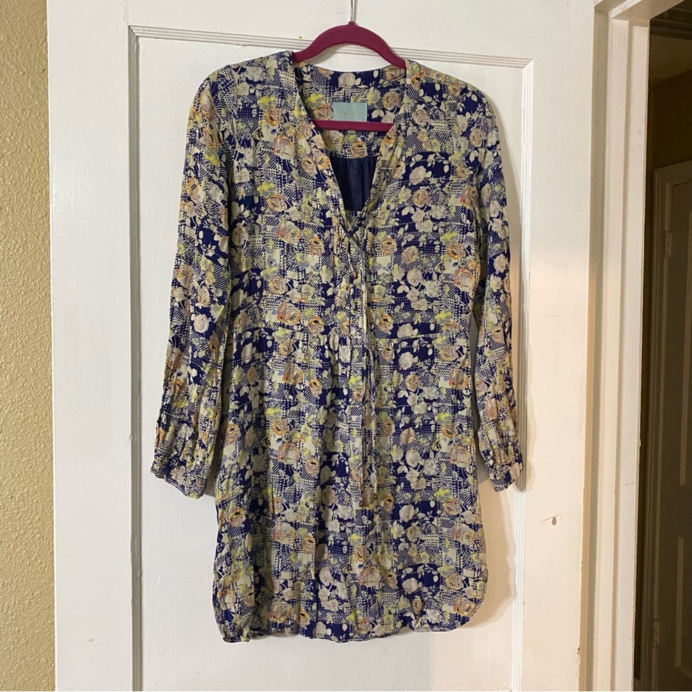 Skies are blue floral dress size XS